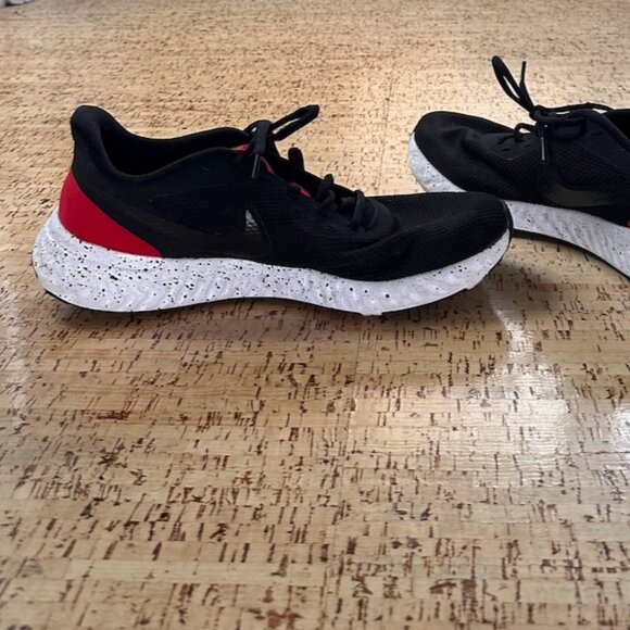 Nike Revolution running shoes Mens 9.5 - Picture 2 of 5